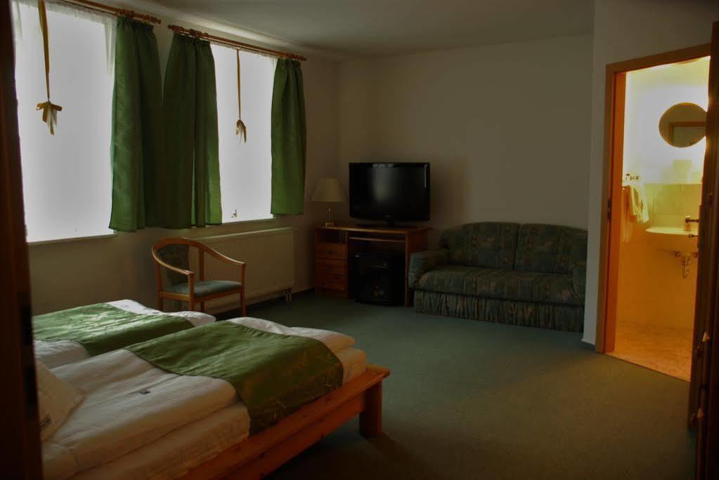 Hotel Abtshof Halberstadt Extérieur photo